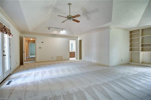 1804 Templeton LN, Virginia Beach, VA 23454