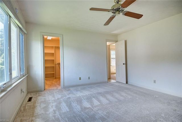 1804 Templeton LN, Virginia Beach, VA 23454