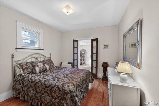 4711 Ray Avenue, St Louis, MO 63116