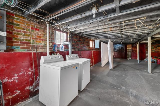 4711 Ray Avenue, St Louis, MO 63116