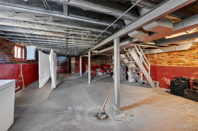 4711 Ray Avenue, St Louis, MO 63116