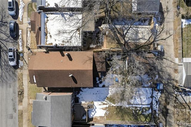 4711 Ray Avenue, St Louis, MO 63116