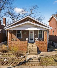 4711 Ray Avenue, St Louis, MO 63116
