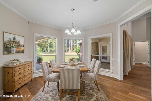 4 Woodleaf Street, Hattiesburg, MS 39402