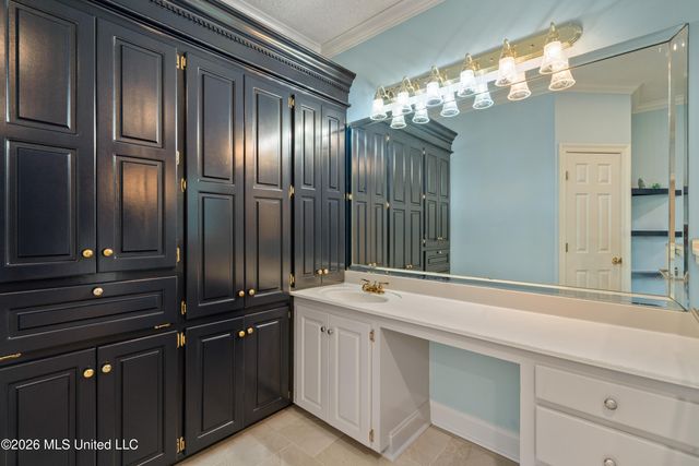 4 Woodleaf Street, Hattiesburg, MS 39402