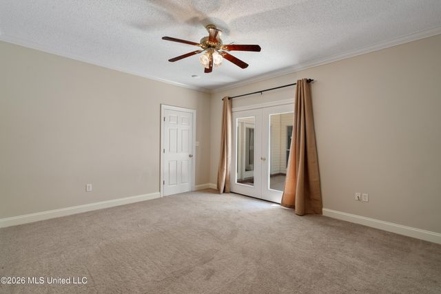 4 Woodleaf Street, Hattiesburg, MS 39402