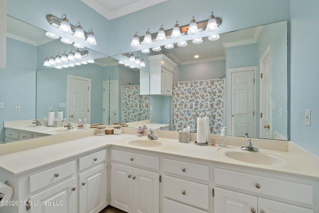 4 Woodleaf Street, Hattiesburg, MS 39402
