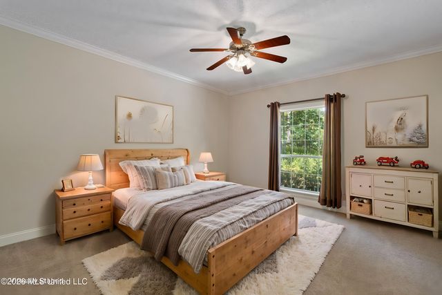 4 Woodleaf Street, Hattiesburg, MS 39402