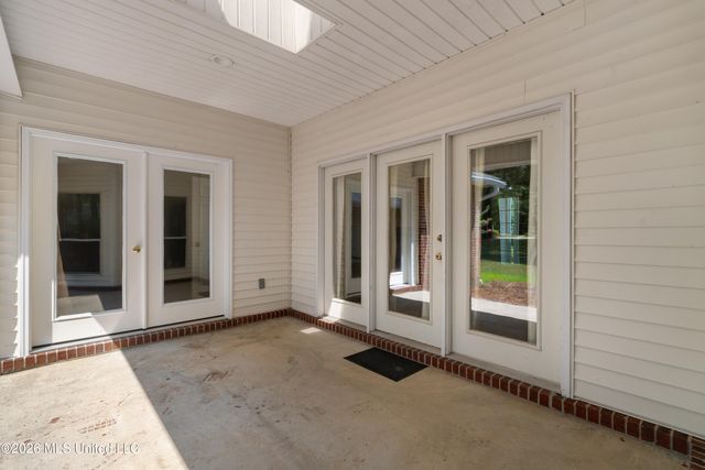 4 Woodleaf Street, Hattiesburg, MS 39402
