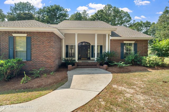 4 Woodleaf Street, Hattiesburg, MS 39402