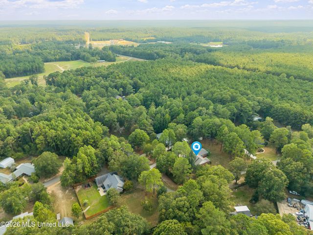 4 Woodleaf Street, Hattiesburg, MS 39402