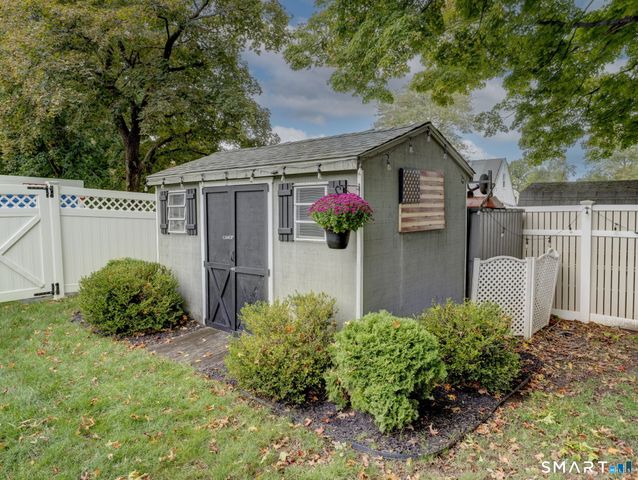 35 Helaine Road, Manchester, CT 06042