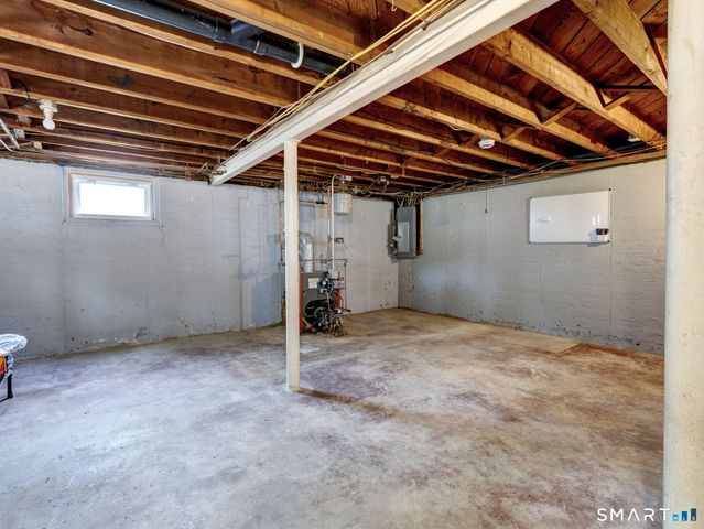 35 Helaine Road, Manchester, CT 06042