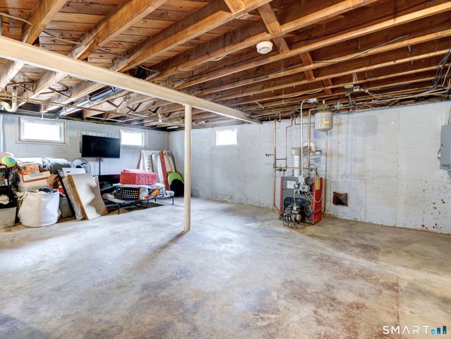 35 Helaine Road, Manchester, CT 06042