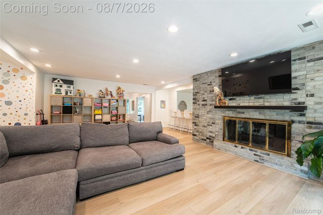 30695 Bruce Lane, Franklin Village, MI 48025