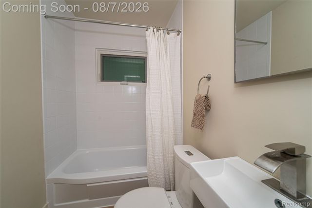 30695 Bruce Lane, Franklin Village, MI 48025