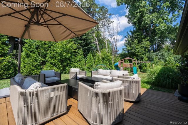 30695 Bruce Lane, Franklin Village, MI 48025