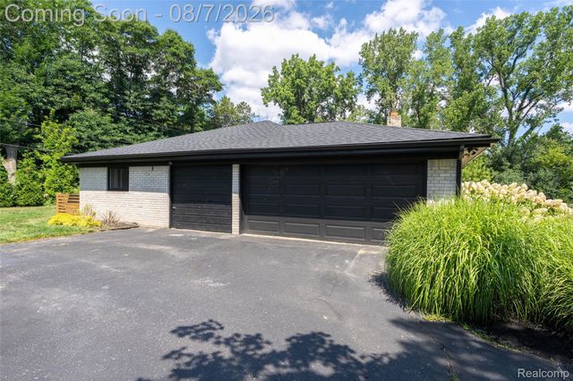 30695 Bruce Lane, Franklin Village, MI 48025