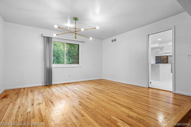 1830 Lone Pine Road, Bloomfield Hills, MI 48302