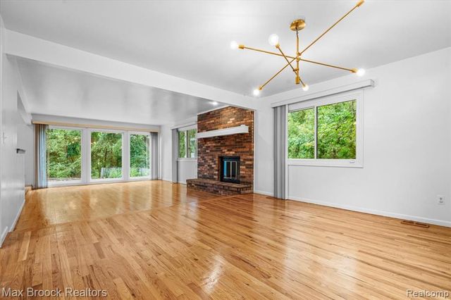 1830 Lone Pine Road, Bloomfield Hills, MI 48302