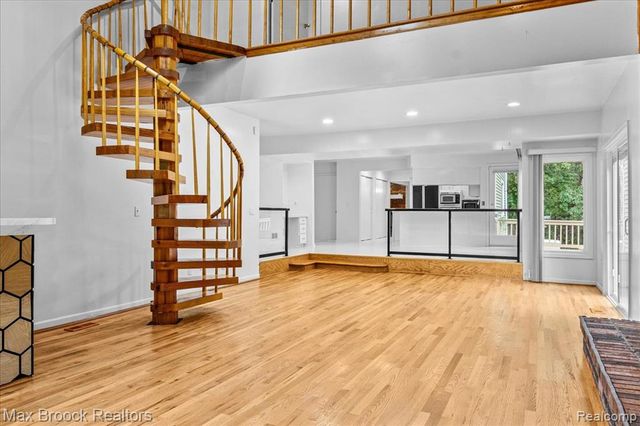 1830 Lone Pine Road, Bloomfield Hills, MI 48302