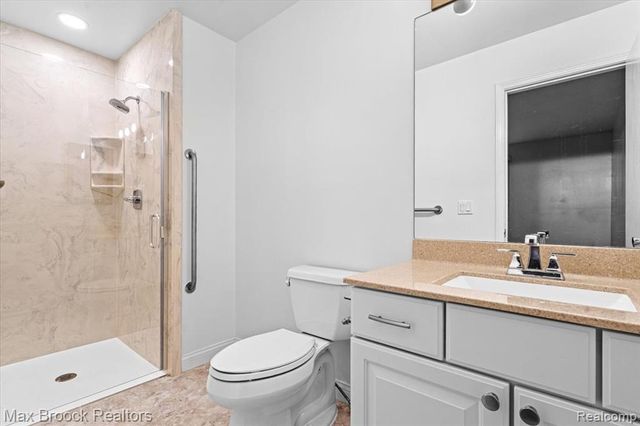1830 Lone Pine Road, Bloomfield Hills, MI 48302