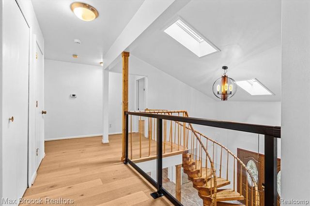 1830 Lone Pine Road, Bloomfield Hills, MI 48302
