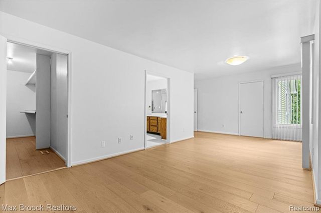 1830 Lone Pine Road, Bloomfield Hills, MI 48302