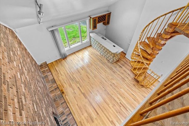 1830 Lone Pine Road, Bloomfield Hills, MI 48302