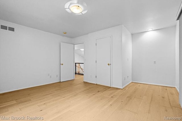 1830 Lone Pine Road, Bloomfield Hills, MI 48302