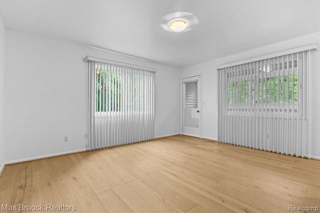 1830 Lone Pine Road, Bloomfield Hills, MI 48302
