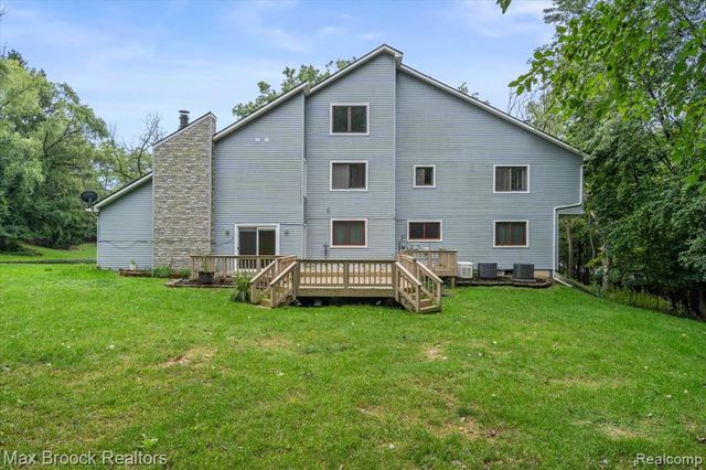 1830 Lone Pine Road, Bloomfield Hills, MI 48302
