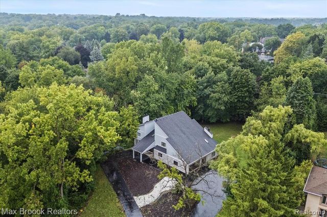 1830 Lone Pine Road, Bloomfield Hills, MI 48302