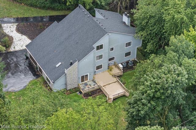 1830 Lone Pine Road, Bloomfield Hills, MI 48302