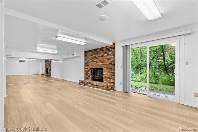 1830 Lone Pine Road, Bloomfield Hills, MI 48302