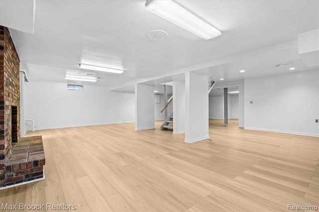 1830 Lone Pine Road, Bloomfield Hills, MI 48302