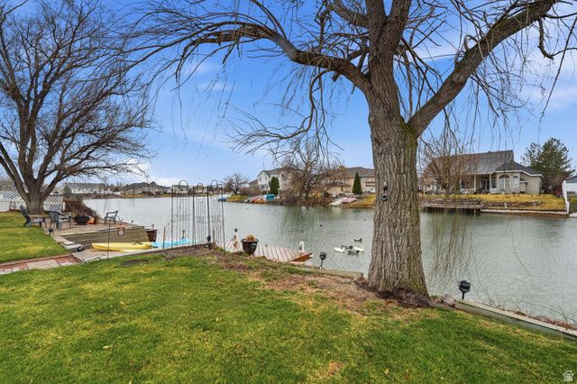 208 N LAKEVIEW, Stansbury Park, UT 84074