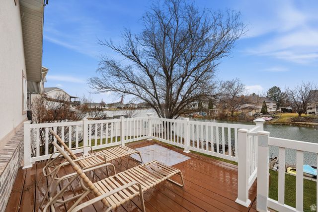 208 N LAKEVIEW, Stansbury Park, UT 84074