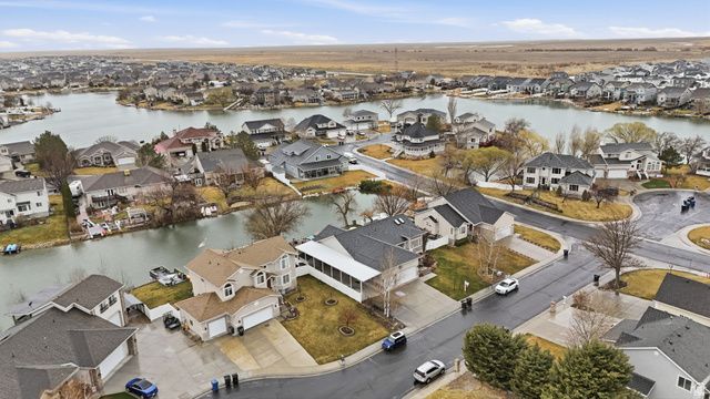 208 N LAKEVIEW, Stansbury Park, UT 84074