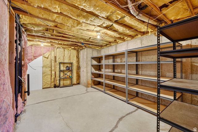 208 N LAKEVIEW, Stansbury Park, UT 84074