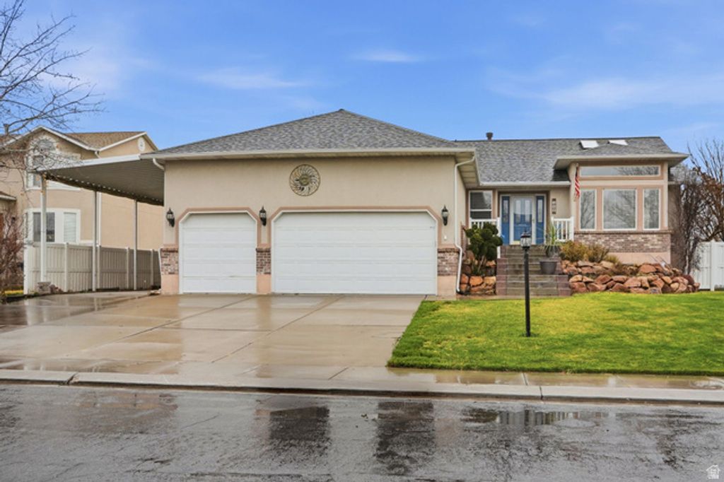208 N LAKEVIEW, Stansbury Park, UT 84074