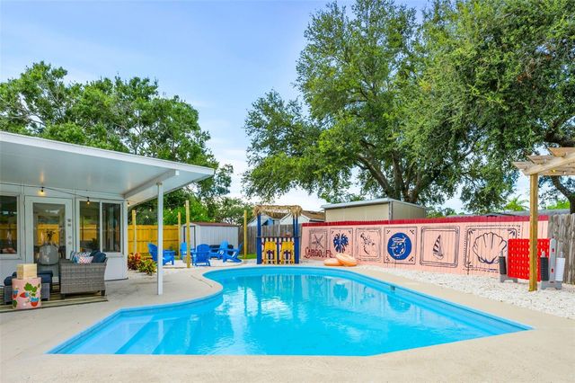 7957 COTTONWOODE DRIVE, Largo, FL 33773