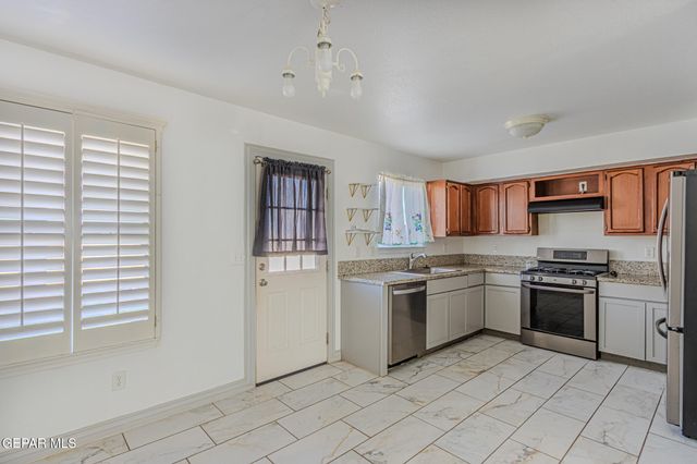 412 NIGHTHAVEN Street, El Paso, TX 79928
