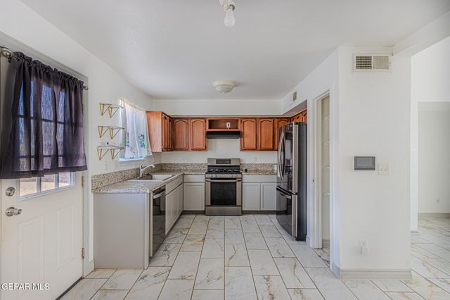 412 NIGHTHAVEN Street, El Paso, TX 79928