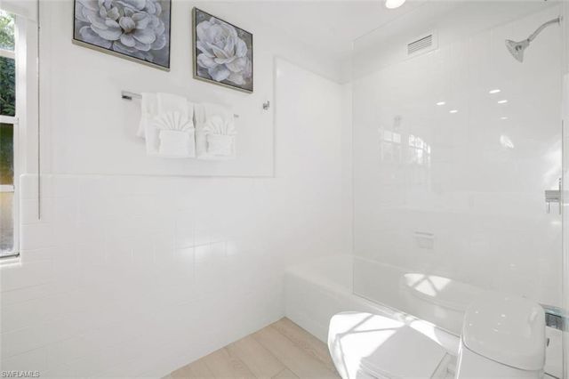 2728 Crayton RD, Naples, FL 34103