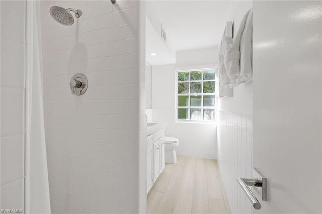 2728 Crayton RD, Naples, FL 34103