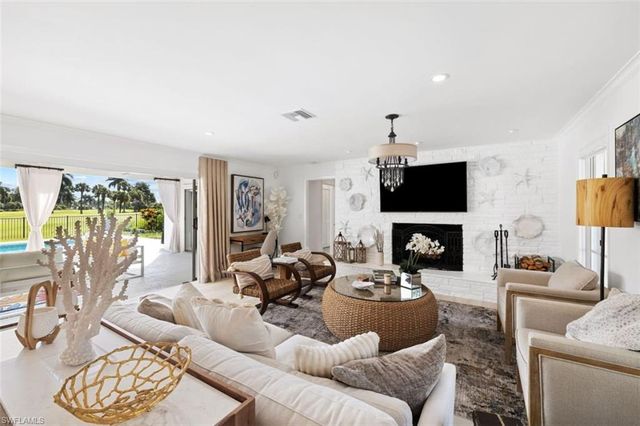 2728 Crayton RD, Naples, FL 34103