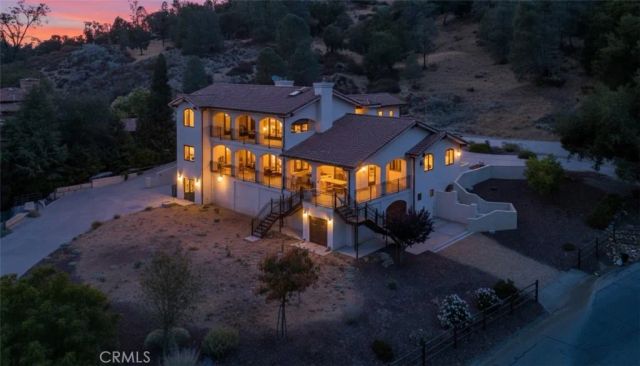 8820 Cantinas Point, Bradley, CA 93426