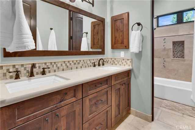 8820 Cantinas Point, Bradley, CA 93426