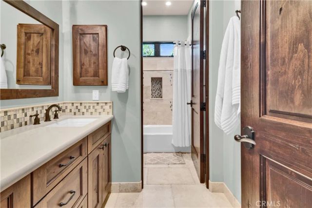 8820 Cantinas Point, Bradley, CA 93426